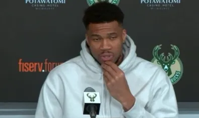 海洋之神590线路检测中心-字母哥：当你饱受软组织伤病的困扰时，情况就变得很艰难